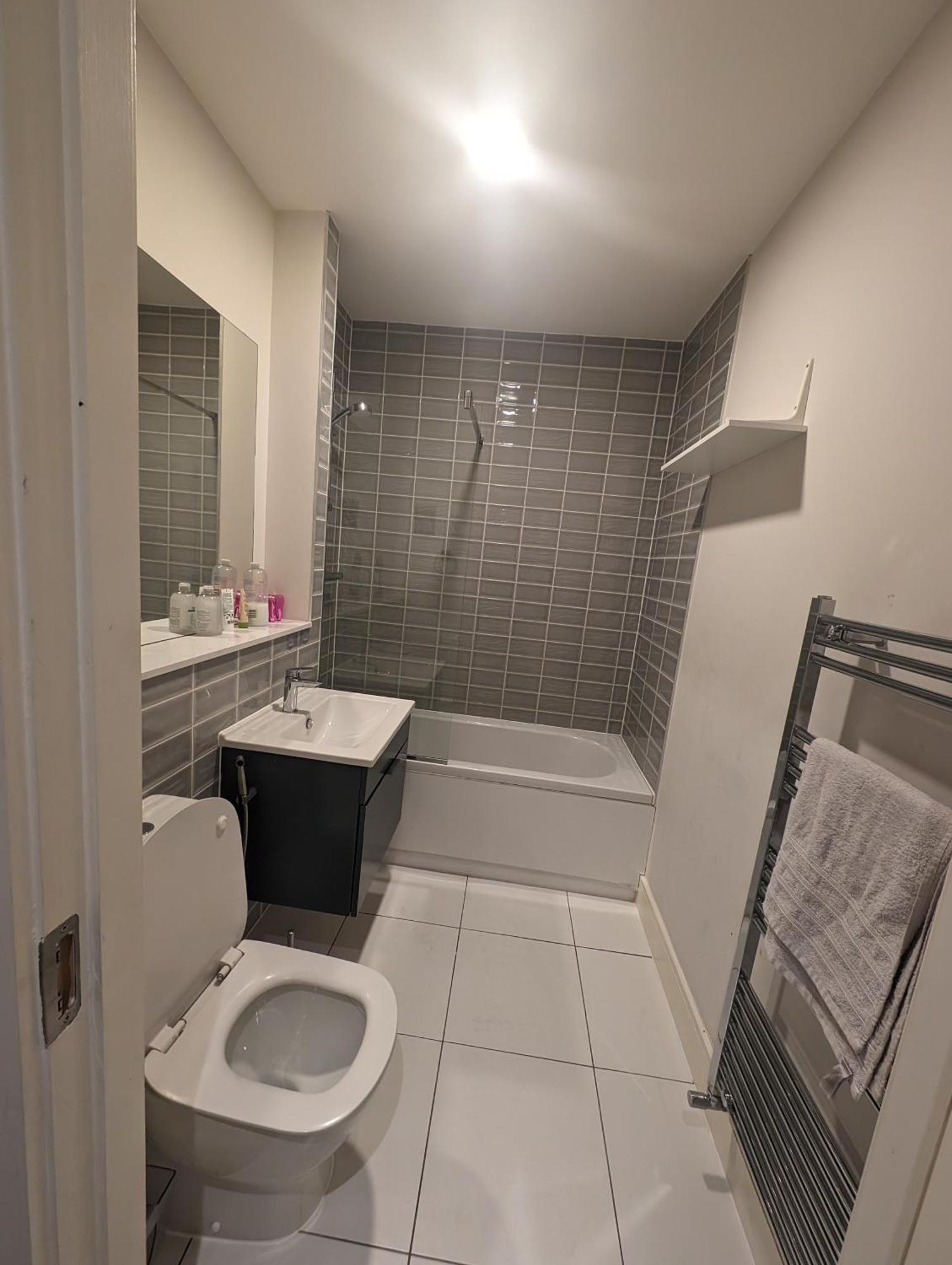 Apartment Entire Penthouse 30 Mins To Center Via Luas Dublin