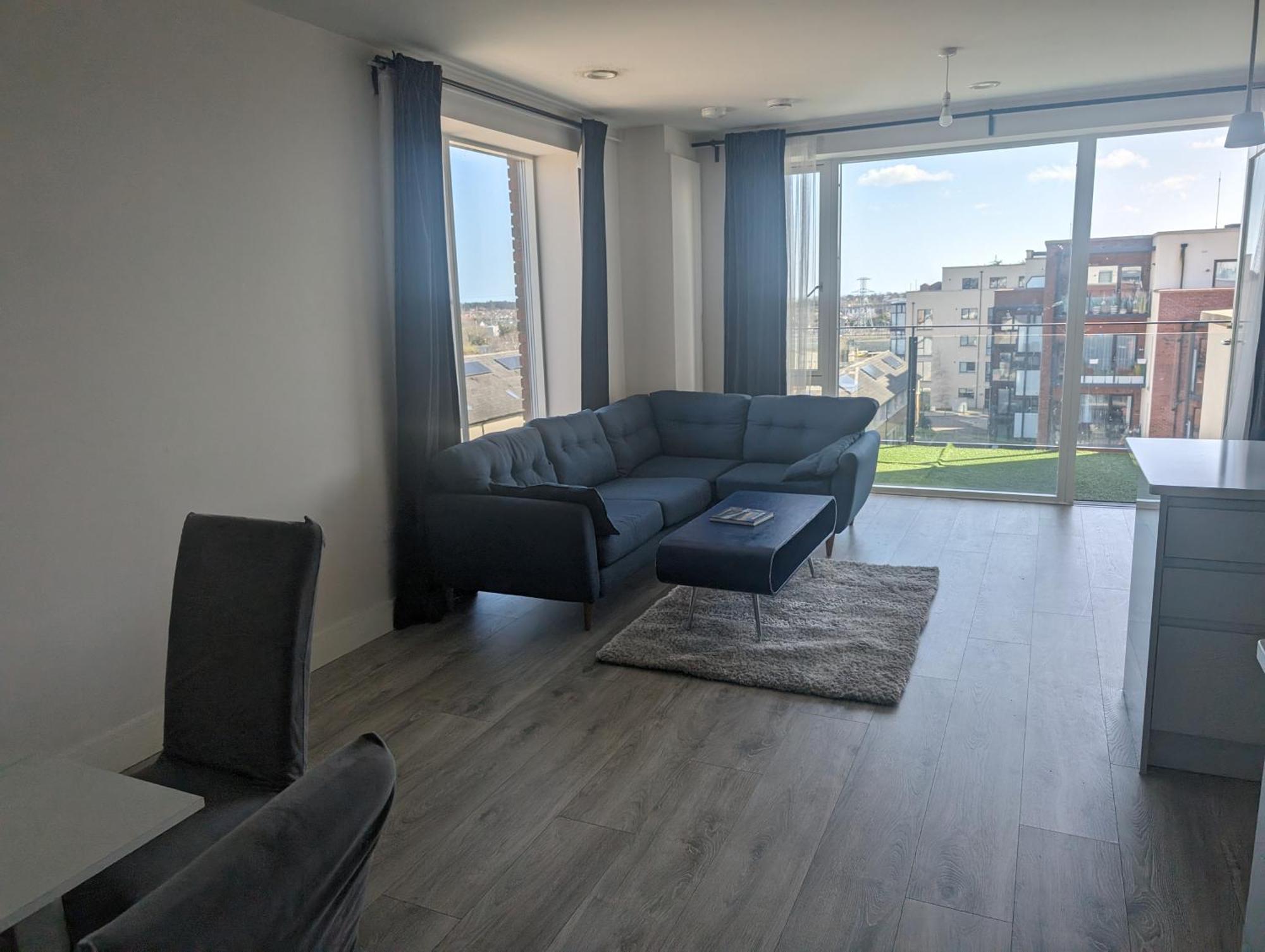 Entire Penthouse 30 Mins To Center Via Luas Dublin