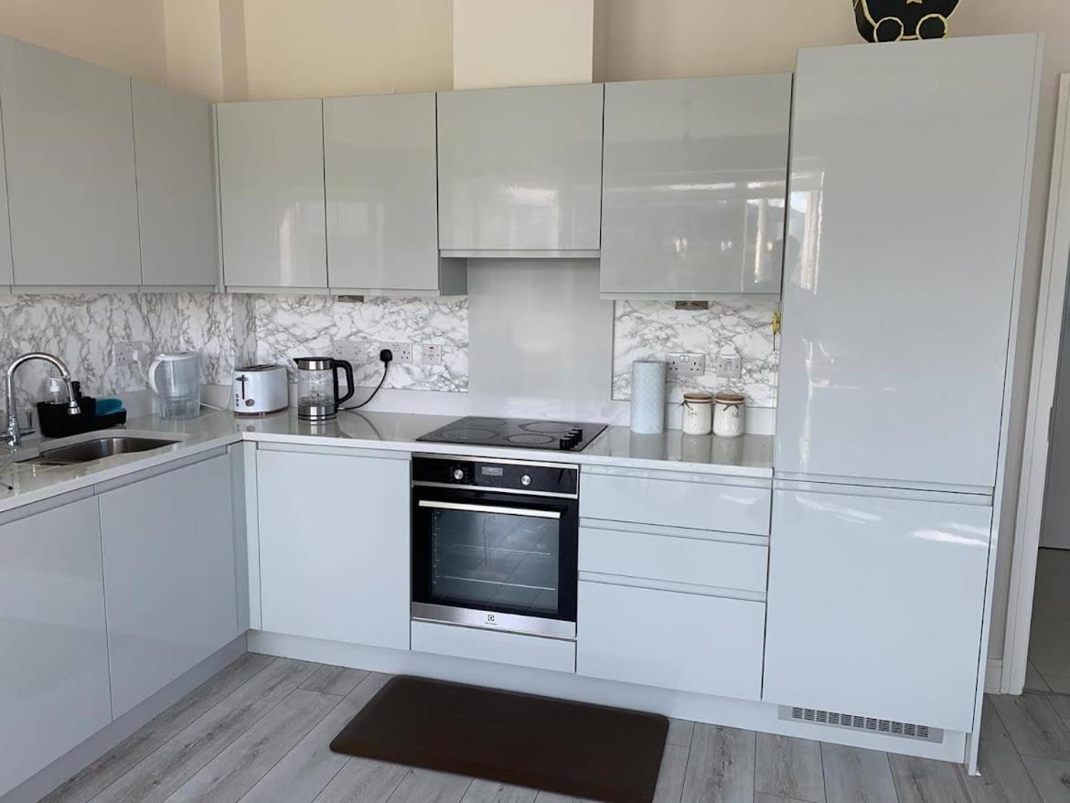 Entire Penthouse 30 Mins To Center Via Luas Apartment Dublin